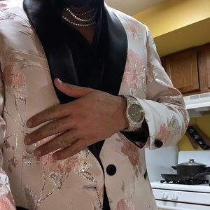 Meet your Posher, Amaru